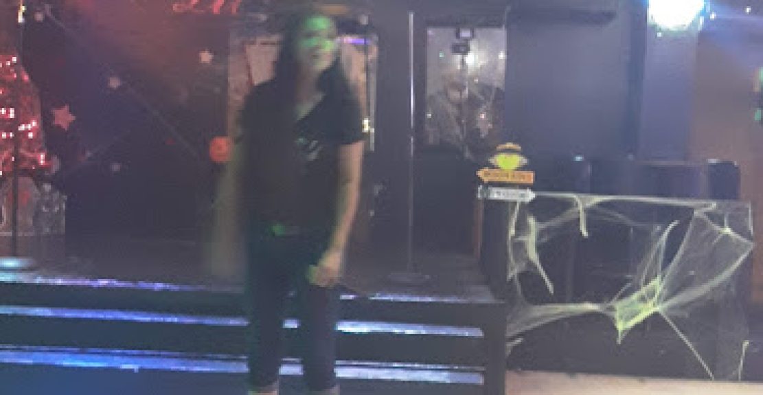 Libbys-Strokin-Karaoke-Bar-2